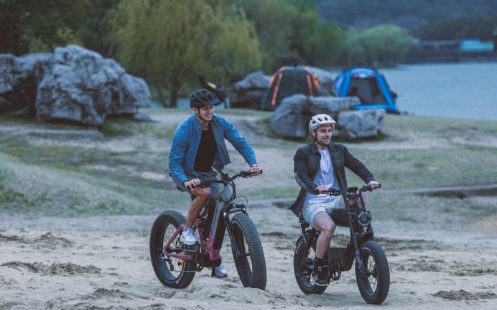 découvrez tout sur les véhicules électriques : avantages, différences avec les voitures traditionnelles, impact environnemental, et les dernières innovations. rejoignez la révolution verte et explorez un avenir plus durable avec notre guide complet des véhicules électriques.