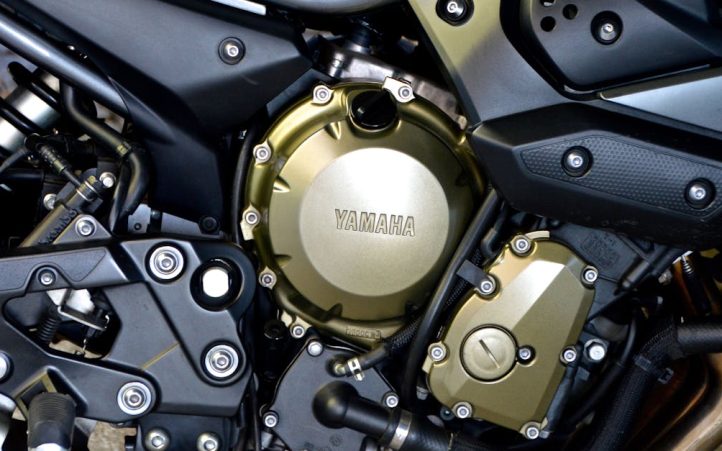 découvrez les différences clés entre les motos et les voitures dans notre comparaison détaillée. explorez les avantages et les inconvénients de chaque moyen de transport, ainsi que leurs impacts sur le style de vie, la consommation de carburant et la mobilité urbaine.