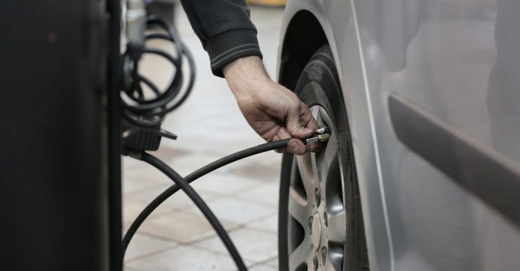 découvrez nos conseils et astuces pour l'entretien de votre voiture. apprenez à prolonger la durée de vie de votre véhicule grâce à des pratiques de maintenance efficaces et à des informations sur les réparations courantes.