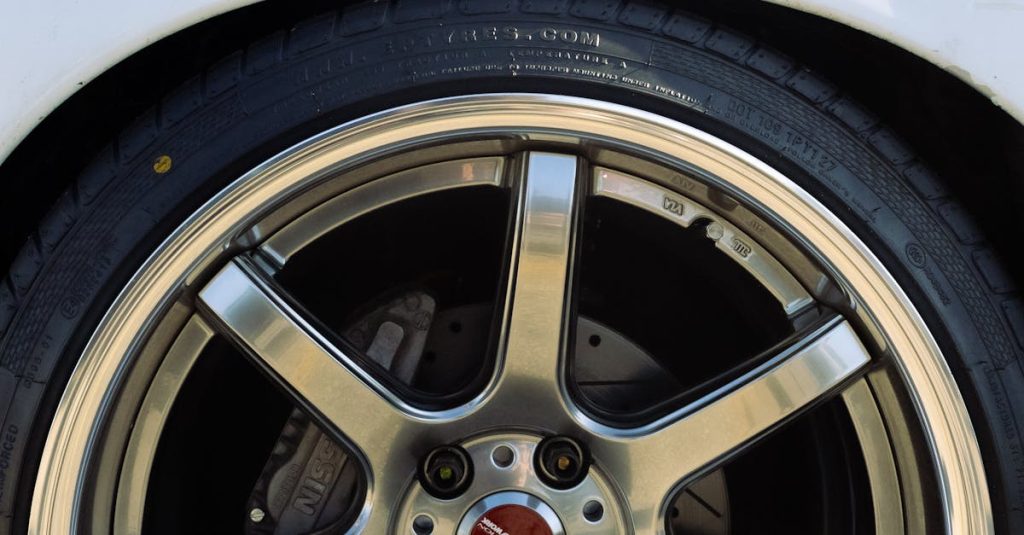 découvrez nos conseils essentiels pour l'entretien de votre voiture. apprenez les meilleures pratiques pour prolonger la durée de vie de votre véhicule, effectuer des réparations simples et assurer votre sécurité sur la route. ne laissez pas votre voiture à la merci des pannes, prenez soin d'elle dès aujourd'hui !
